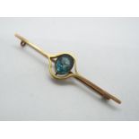 9ct - a 9ct bar brooch set with centre stone, approx 6.5 cm (l) approx 3.