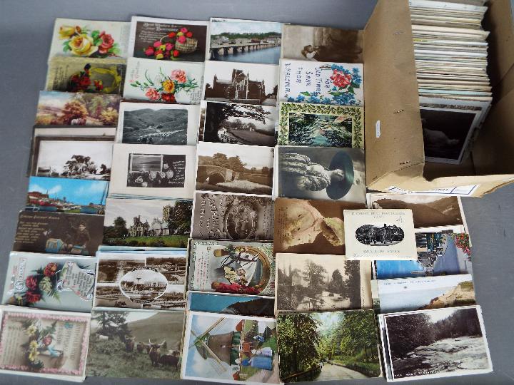 Deltiology - in excess of 600 mainly early period postcards,