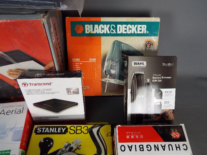 A collection of mixed tools and similar to include electric tile cutter, Black & Decker jigsaw, - Image 3 of 4