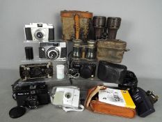 Photography - A quantity of cameras to include Agfa, Rollei,