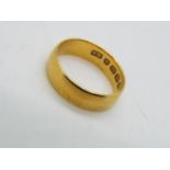 22 ct gold - a hallmarked 22 ct gold wedding band, size K, approximate weight 3.