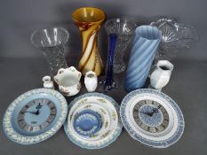 A mixed lot of ceramics and glassware to include Wedgwood, Aynsley, Spode and similar.