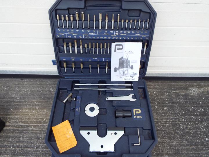 A Pro router kit in carry case, a Wickes bench grinder and a quantity of hand tools. - Image 4 of 5