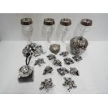 Unused Retail Stock - Four modern drinking glasses, Apple shaped display, jewel wall / coat hanger,