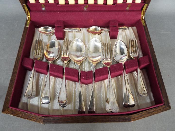 A canteen of plated cutlery by Thomas Turner & Co, Sheffield. - Image 2 of 5