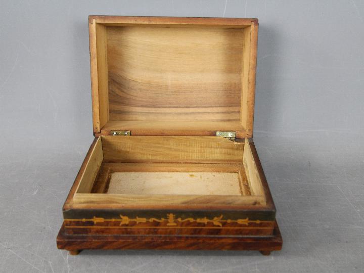 An inlaid box, - Image 4 of 4