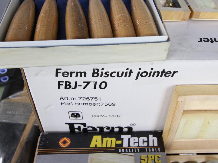 Lot to include a Ferm biscuit jointer, a Bosch Isio hedge trimmer, paint brushes and similar. - Image 6 of 6