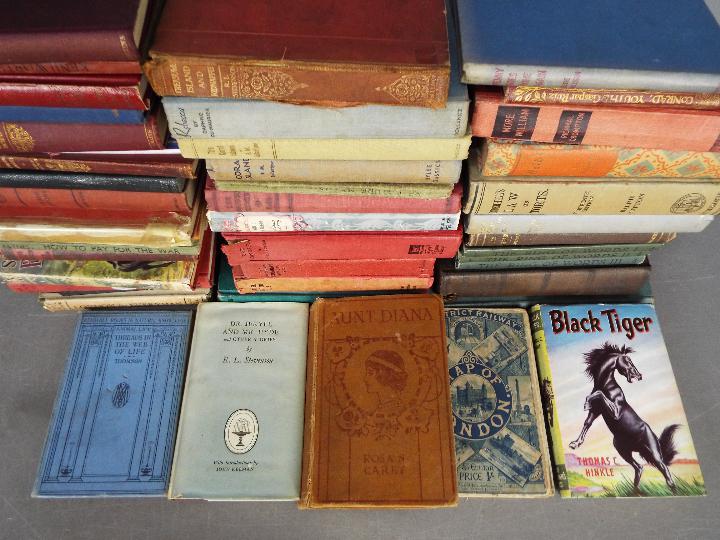 A good collection of vintage literature and reference books to include Black Beauty, Rebecca, - Image 5 of 5