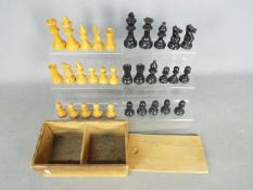 Staunton pattern type chess set, the pieces with weighted bases, kings approximately 9.