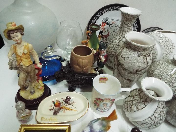 Large Decorative Ceramic collection. - Image 4 of 7