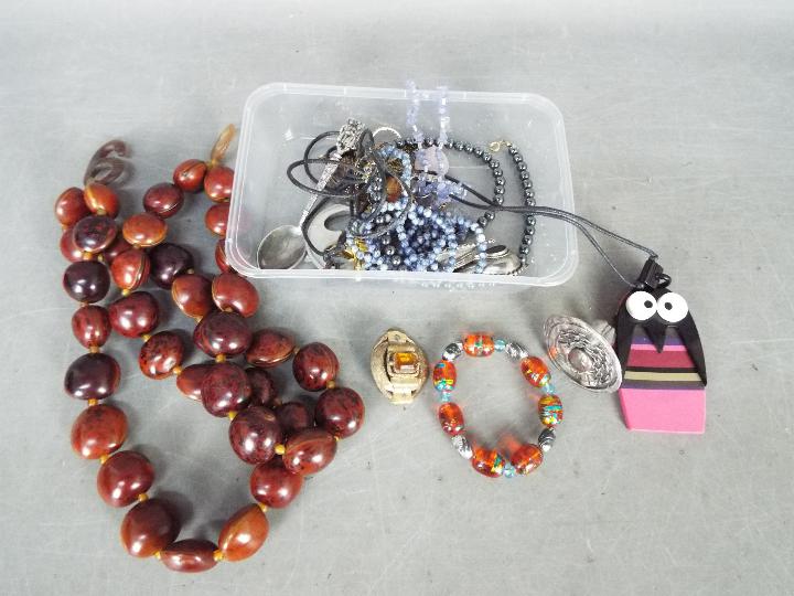 A Very Large Quantity Of Costume Jewellery - Items to include beads, necklaces, paired earrings, - Image 6 of 6