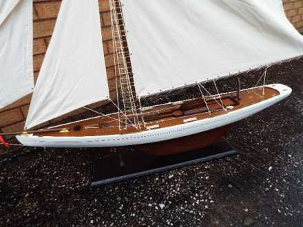 Premier Models - A professional built Grand Banks display model yacht by Premier Models. - Image 5 of 6