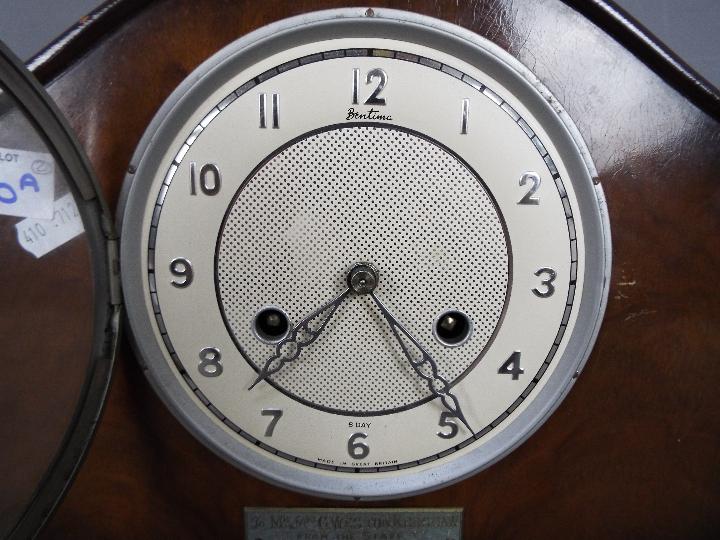 A Bentima oak cased, 8 day mantel clock, with pendulum and one other clock. - Image 5 of 7