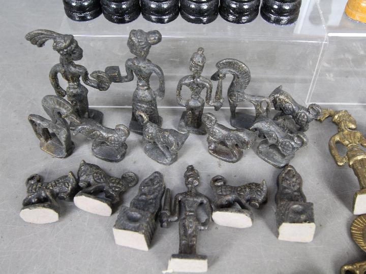 Two chess sets, a carved wooden example with 12 cm king and a cast metal set with 10 cm king. - Image 3 of 4