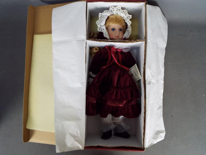 Lot to include ceramics, glassware, boxed collector dolls, household items and similar, two boxes. - Image 4 of 5
