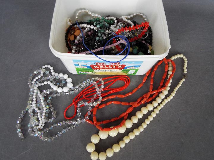 A Very Large Quantity Of Costume Jewellery - Items to include beads, necklaces, paired earrings, - Image 3 of 6