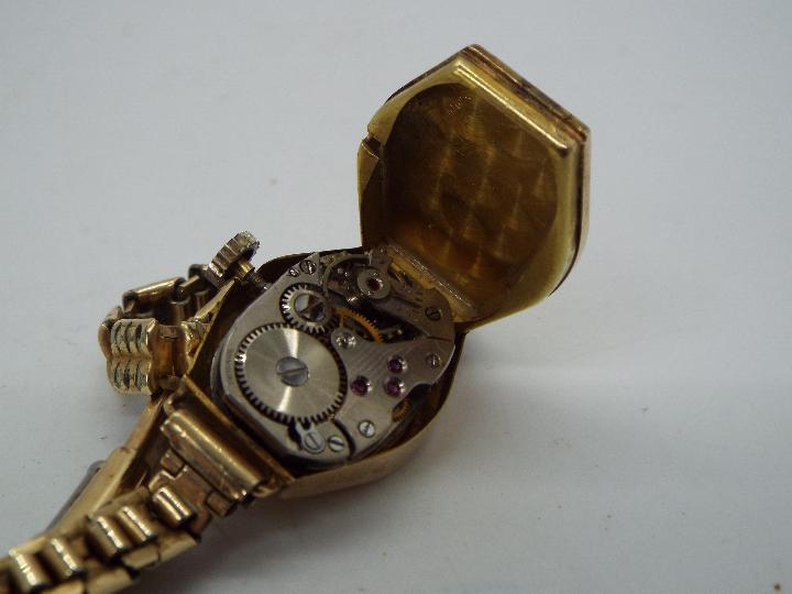 A lady's 9ct gold cased wristwatch on rolled gold bracelet - Image 4 of 4