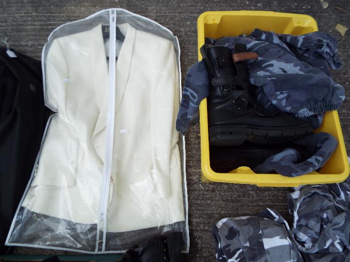 Various gentleman's clothing, a quantity of paintball and similar clothing and accessories, - Image 6 of 6