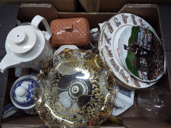 A mixed lot to include ceramics, glassware, plated ware, royal commemorative literature, - Image 3 of 4