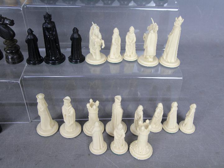 Two chess sets to include a St George pattern example with 10 cm king and one other. - Image 4 of 5