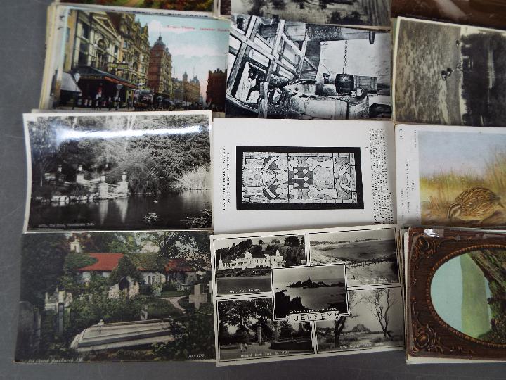 Deltiology - in excess of 500 early-mid period postcards, - Image 2 of 8