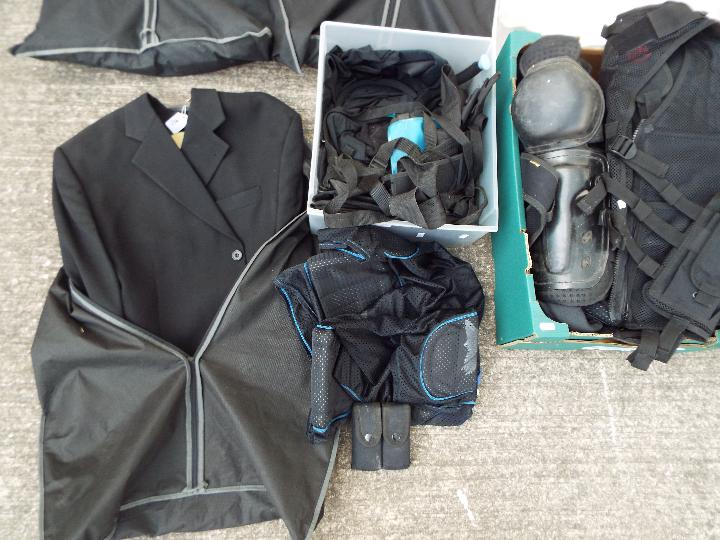 Various gentleman's clothing, a quantity of paintball and similar clothing and accessories, - Image 2 of 6