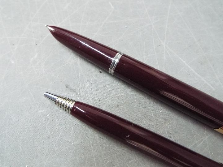 A Parker 51 pen and propelling pencil set contained in case and a Parker Frontier. - Image 5 of 6