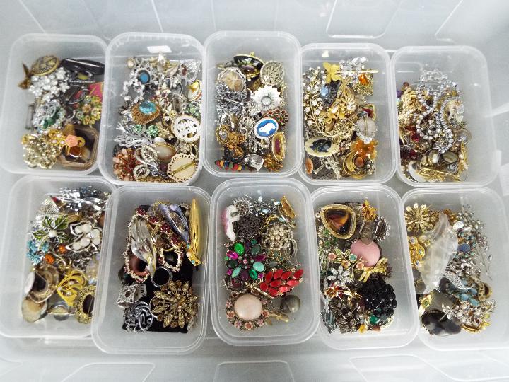 A Very Large Quantity Of Costume Jewellery - To include brooches, necklaces, rings,