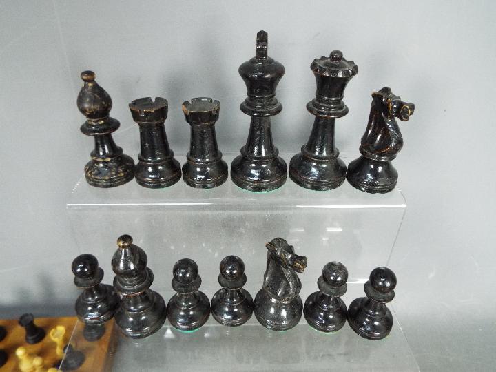 Two loose chess sets, the larger with 9 cm king and two travelling sets. - Image 3 of 4