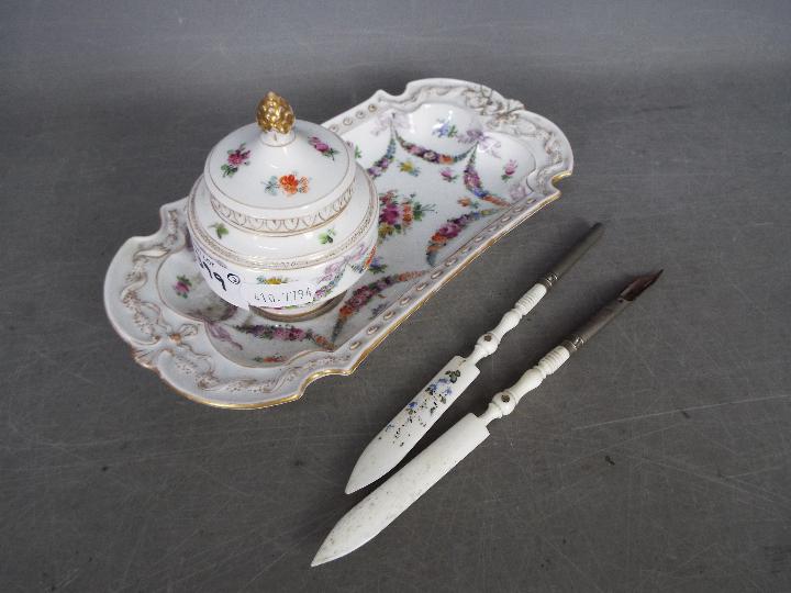 A continental desk tidy with single inkwell and cover having floral decoration and a Masons - Image 4 of 5