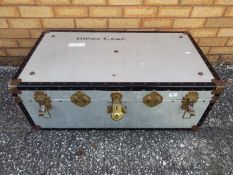 A large trunk measuring approximately 34 cm x 92 cm x 25 cm.