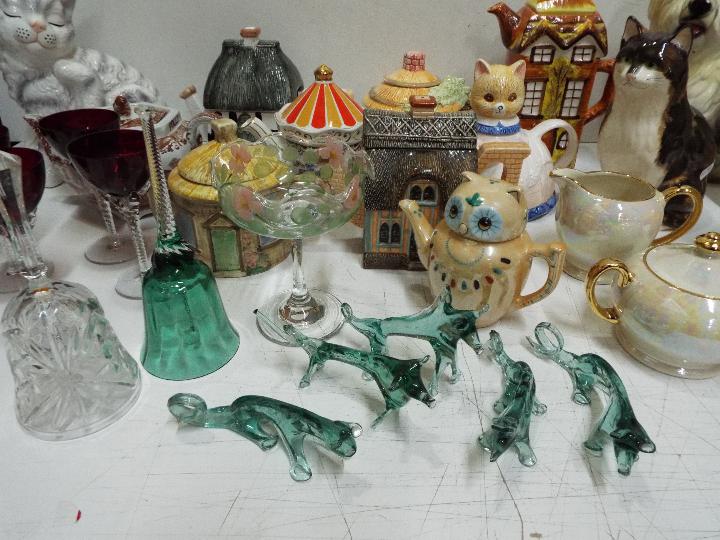 A collection of tea pots to include Sadler and similar, - Image 5 of 6