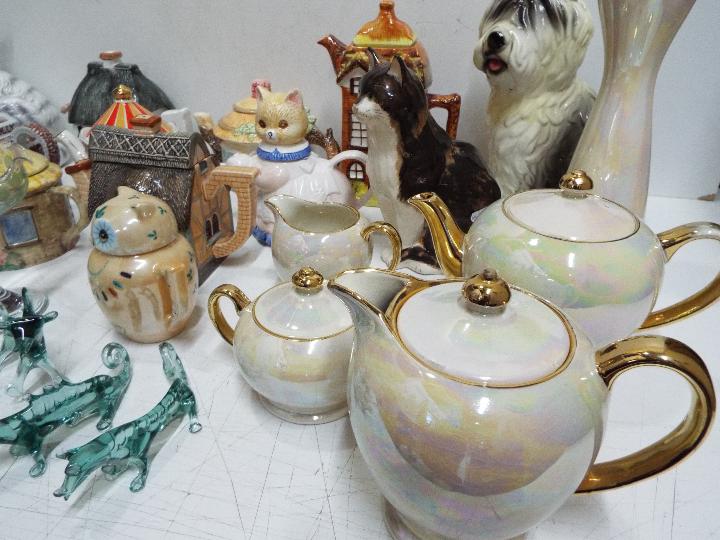 A collection of tea pots to include Sadler and similar, - Image 4 of 6