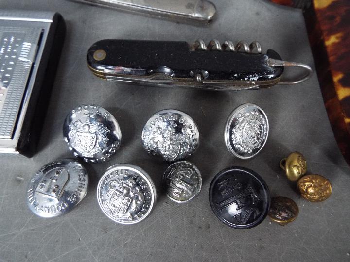 Lot to include penknives, Fire Service buttons, Ottmar Mergenthaler bronze medal and similar. - Image 4 of 5