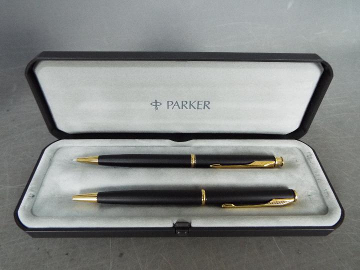 A collection of pens to include Sheaffer, Parker, - Image 5 of 6