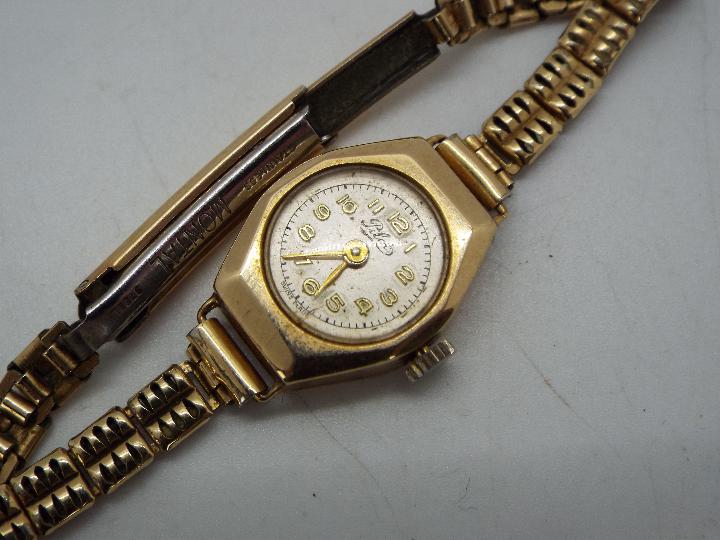 A lady's 9ct gold cased wristwatch on rolled gold bracelet - Image 2 of 4
