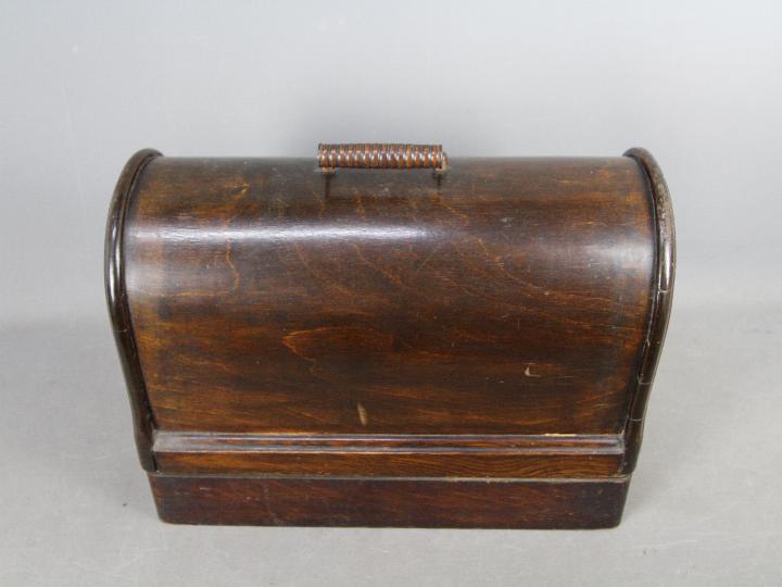 A Singer F Series sewing machine circa 1910, contained in case. - Image 6 of 6
