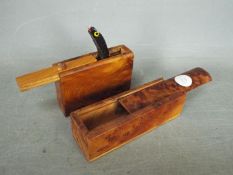 A burr walnut boxes, size 9 cm, 12 cm