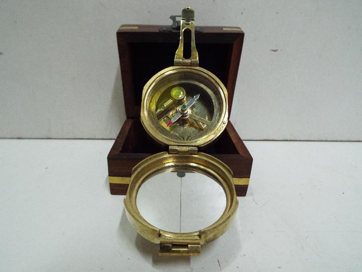 Saltney London - Compass (Brass). Fitted
