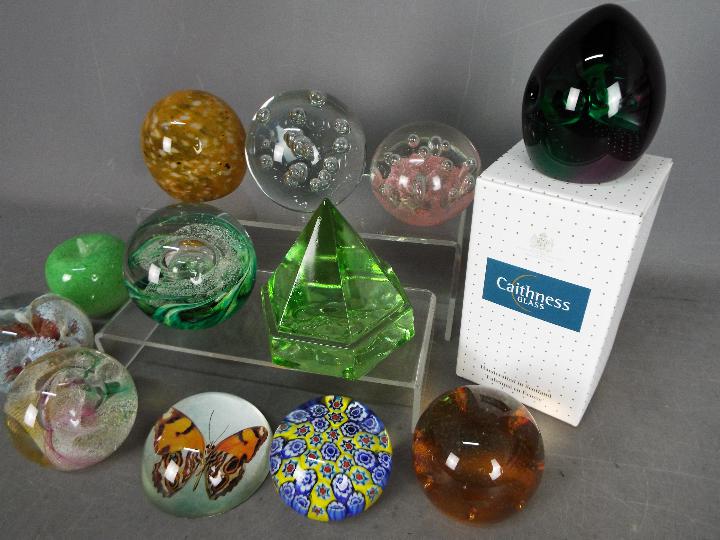 A collection of paperweights to include Caithness, Mdina, Selkirk Glass, Odessa and similar. - Image 3 of 4