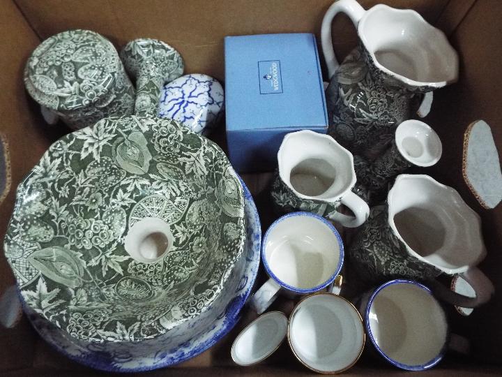 A mixed lot of ceramics to include Coalport, Wedgwood, Poole Pottery, Aynsley, Paragon and similar, - Image 3 of 3