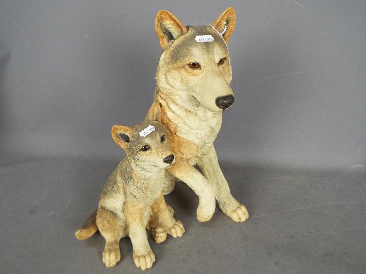 Country Artists - A large figural group depicting a wolf and cub entitled Safe Haven, - Image 3 of 3