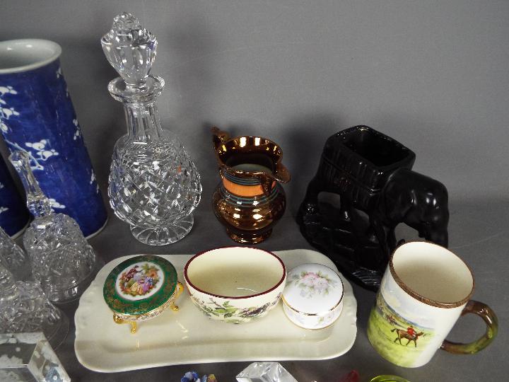 A mixed lot of ceramics and glassware to include atomisers, scent bottles one with silver lid), - Image 3 of 5