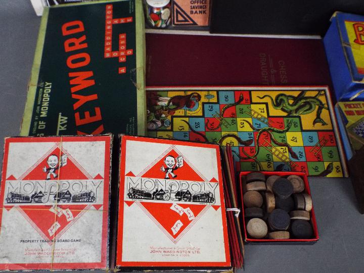 Lot to include vintage toys and games, Royal ephemera and other. - Image 2 of 4