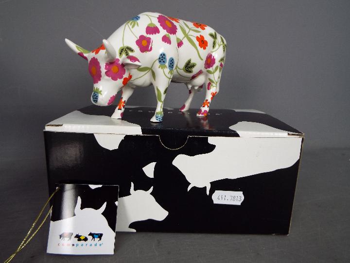 Four 'Cow Parade' figures, one contained in original box, largest approximately 15 cm (h). - Image 2 of 4