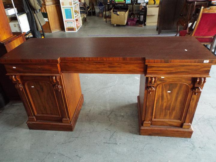 A substantial pedestal desk measuring 92 cm (h) x 183 cm (w) x 59 cm (d) the kneehole flanked by - Image 2 of 11