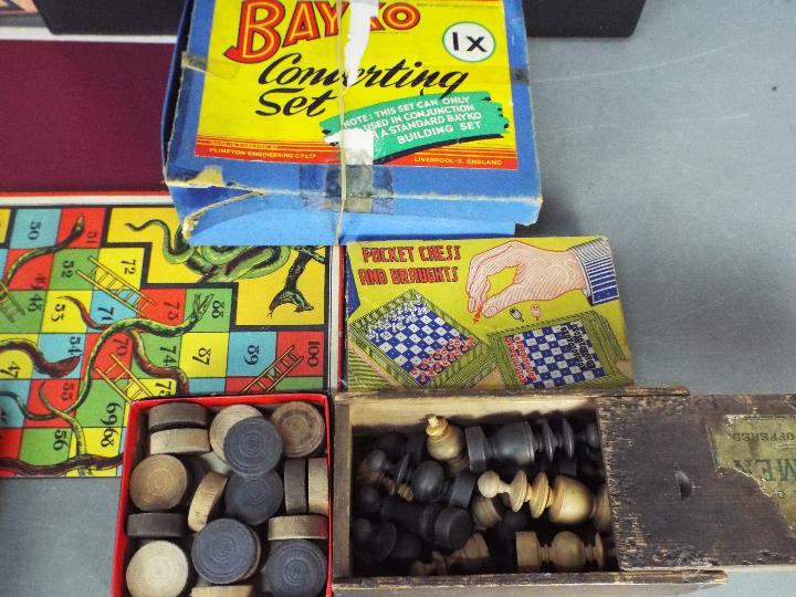 Lot to include vintage toys and games, Royal ephemera and other. - Image 3 of 4
