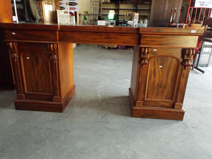 A substantial pedestal desk measuring 92 cm (h) x 183 cm (w) x 59 cm (d) the kneehole flanked by - Image 3 of 11