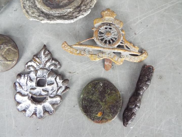 Metal Detector Find - A varied collection of items to include coins, miniature cannon models, - Image 2 of 4