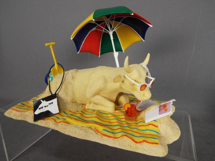Four 'Cow Parade' figures, one contained in original box, largest approximately 15 cm (h). - Image 3 of 4